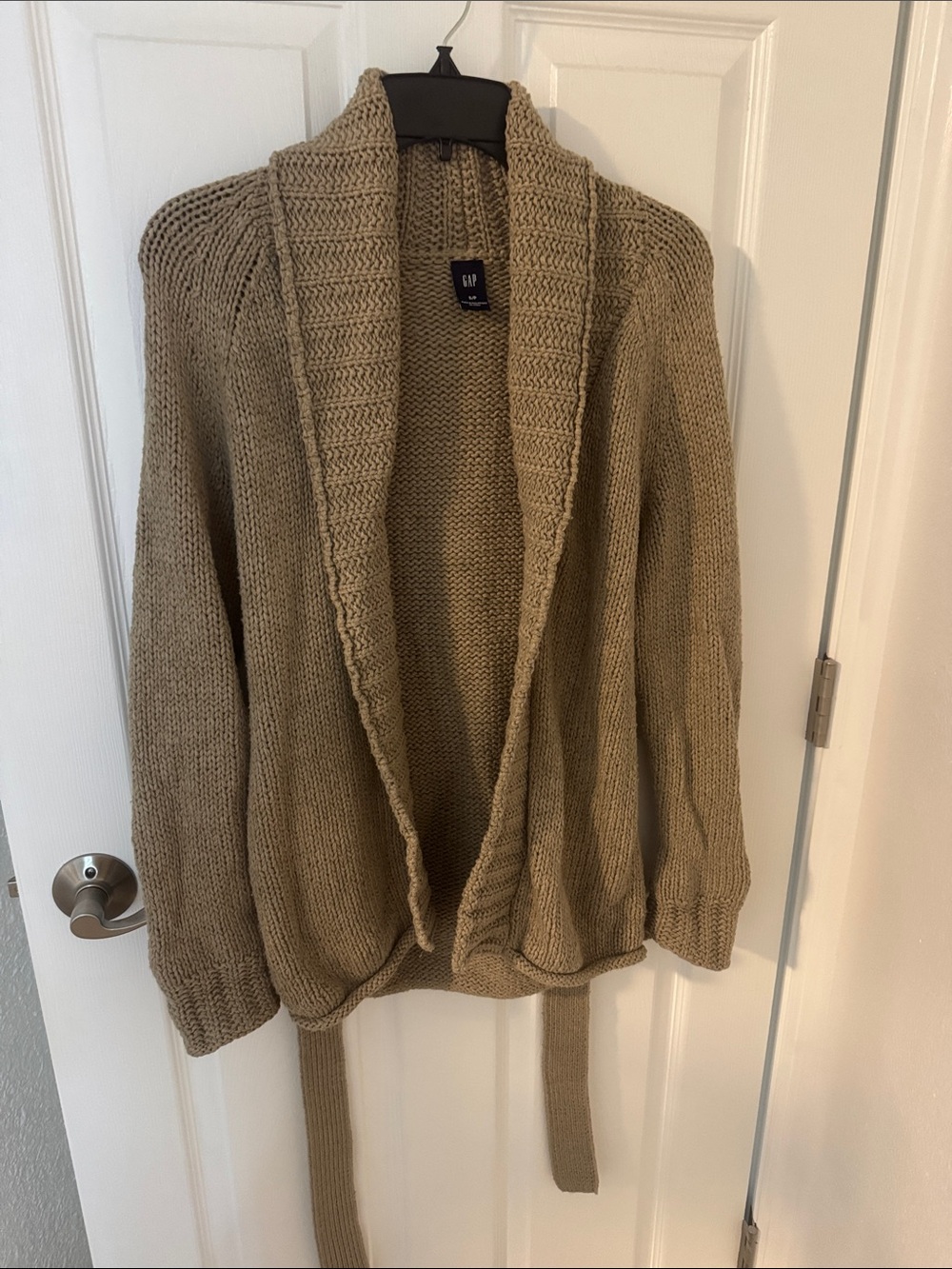 Women’s Gap chunky wrap belted cardigan sweater small